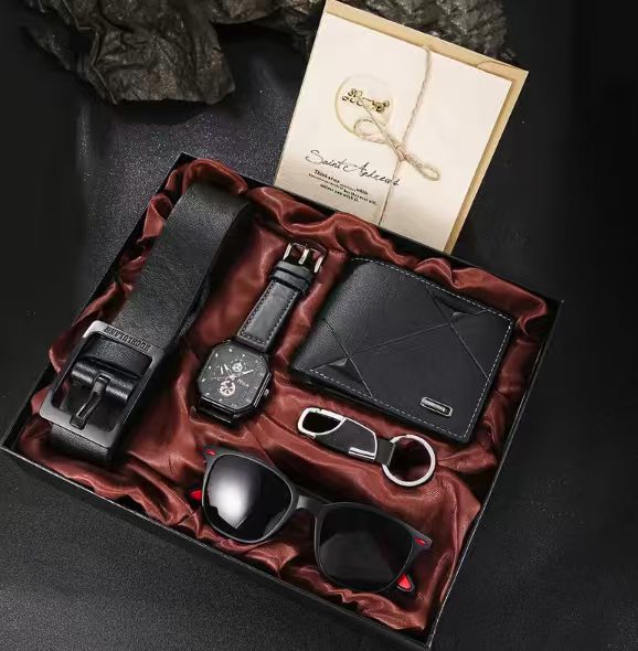 Set Cadou Bărbați 5-în-1 – Ochelari, Portofel, Curea, Brățară + Accesorii