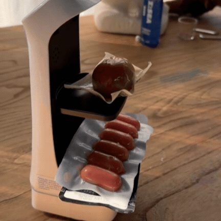 Mini Robot RC pentru Servire cu Telecomandă
